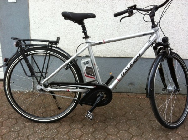 Elektrorad Raleigh Dover Ltd 18 Ah Panasonic Mittelmotor silber